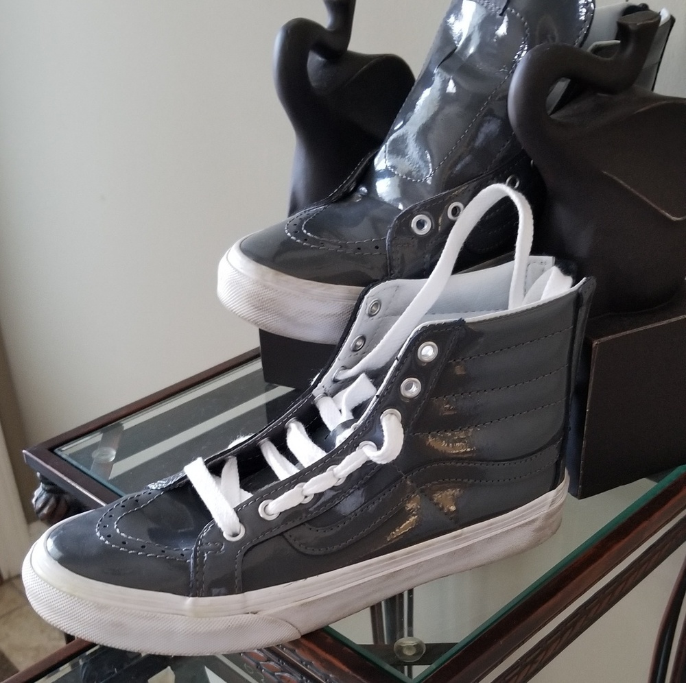 VANS "Off the Wall" Hi-Top sneakers